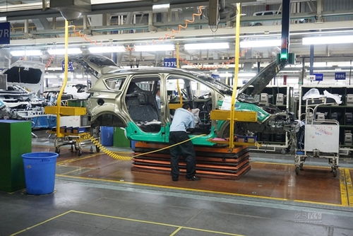 翼虎車主回娘家 走進工廠，見證垃圾打撈船的誕生